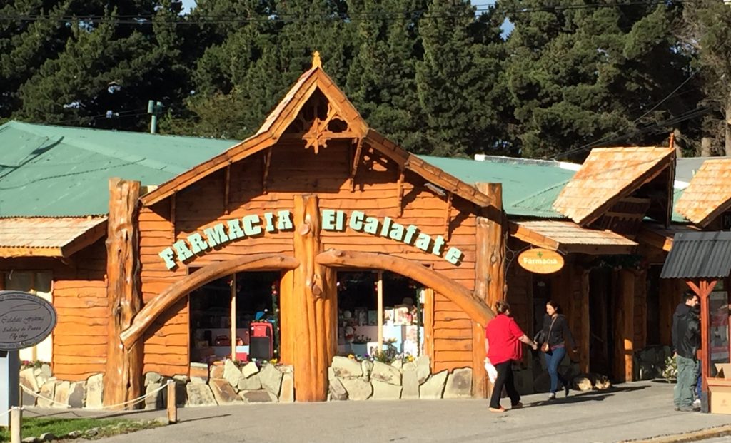 Family trip Argentina: Lodge style shops in El Calafate. Copyright © 2015 reserved to photographer. Contact mapandfamily.com