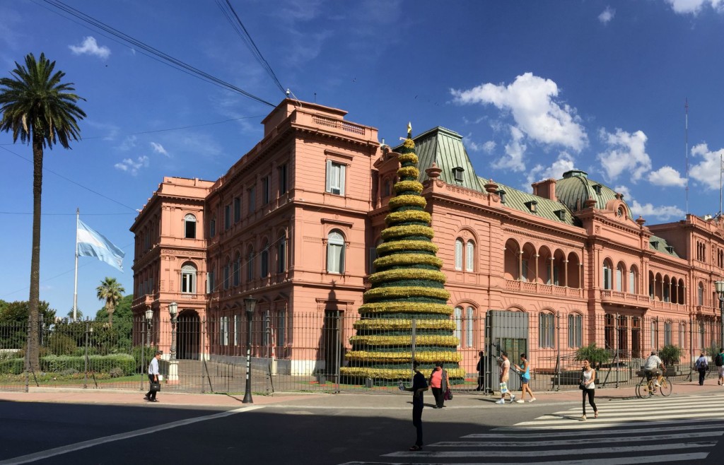 Argentina family holiday. Christmas tree in Buenos Aires. Copyright©2015 reserved to photographer. Contact mapandfamily.com