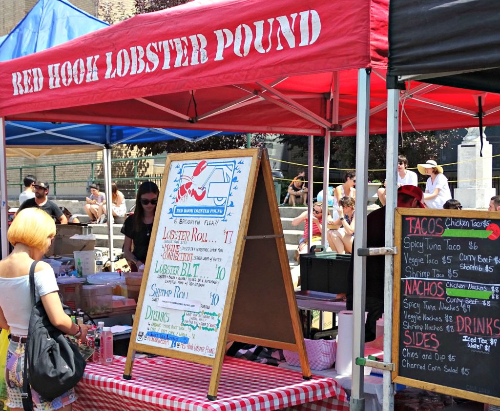 New York sightseeing with teens: lobster rolls at Brooklyn Flea. Copyright©2015 reserved to photographer. Contact mapandfamily.com