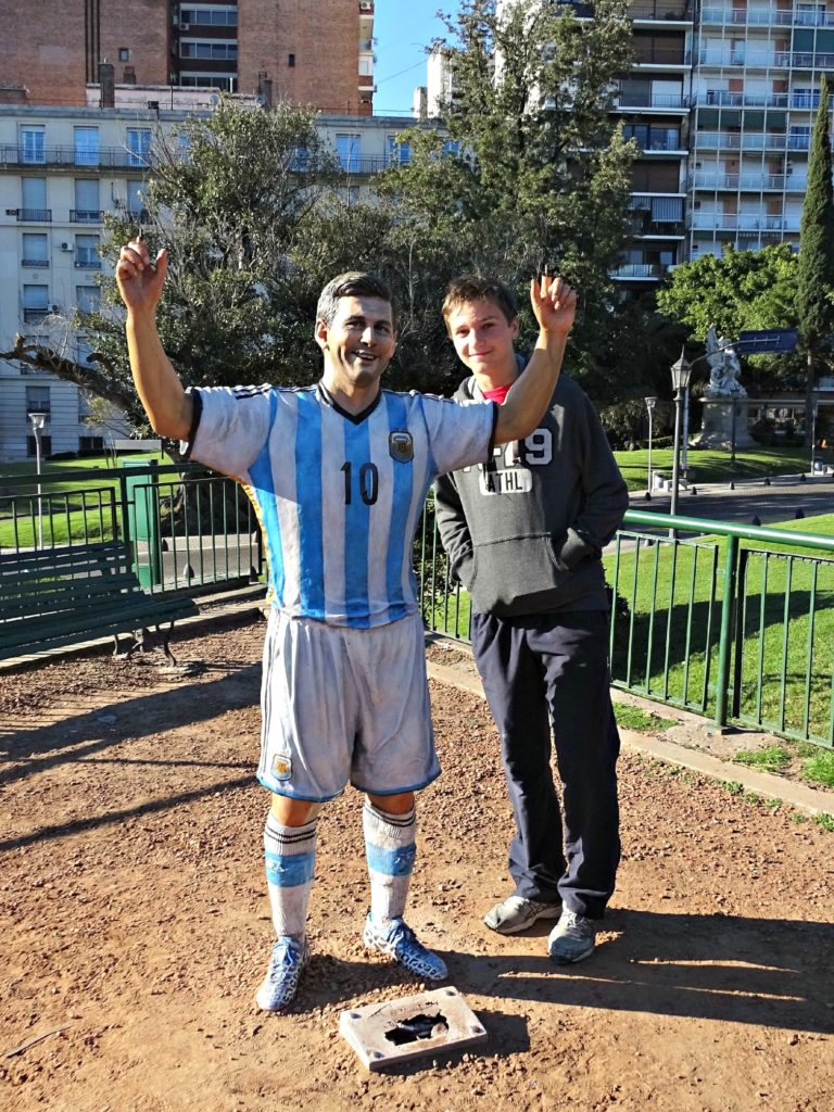 Buenos Aires with teens. Footballer figure. Copyright©2016 reserved to photographer. Contact mapandfamily.com 