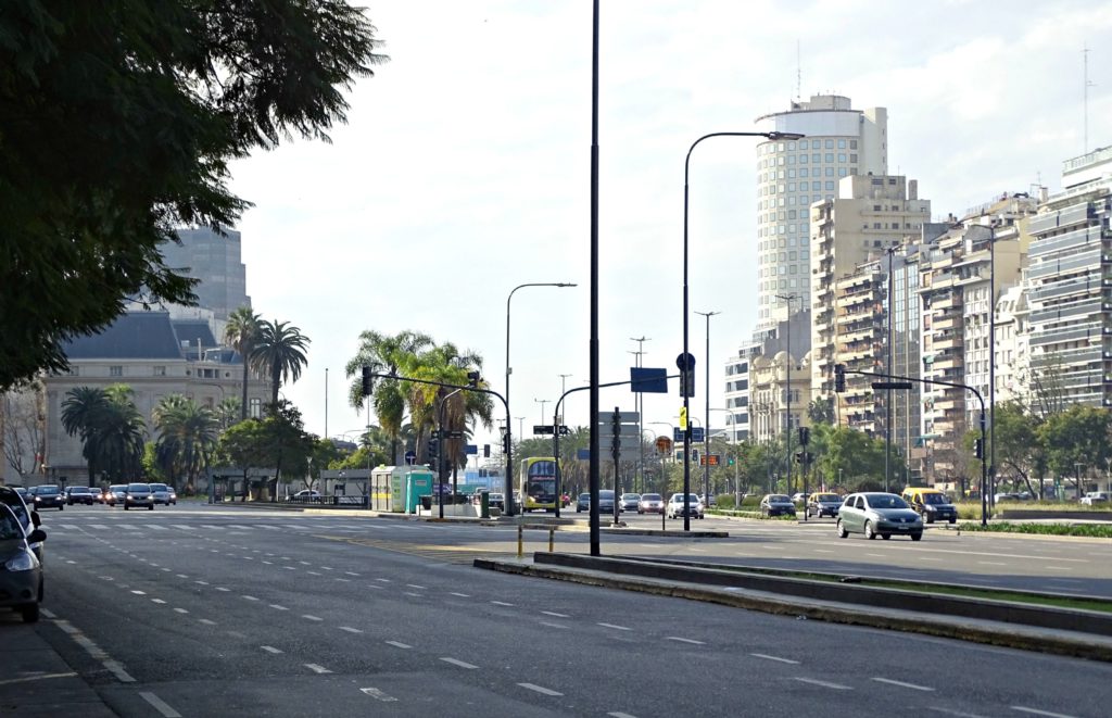 Two days in Buenos Aires. Avenida Copyright©2016 reserved to photographer. Contact mapandfamily.com 