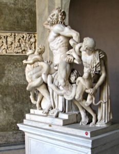 Rome in 3 days: visit the Vatican - the Laocoon statue. Copyright©2016 mapandfamily.com