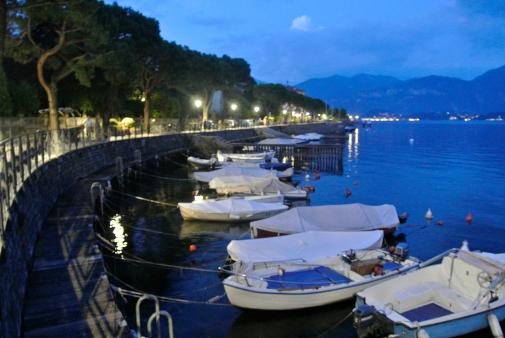 Family trip Italian Lakes Lenno at night. Copyright©2016 reserved to photographer via mapandfamily.com