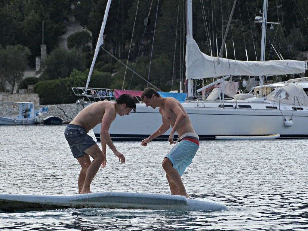 Morgonissi two boys on a paddleboard  Copyright©2017 mapandfamily.com 