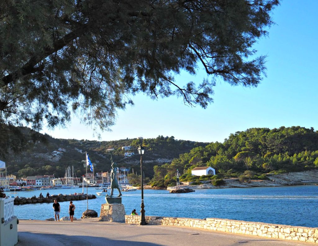 Statue of a Paxos hero in Gaios. Copyright©2017 mapandfamily.com 