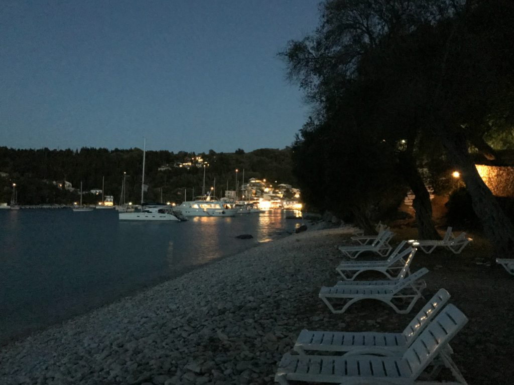 Paxos villa holiday, evening walk to Lakka. Copyright © 2017 mapandfamily.com 