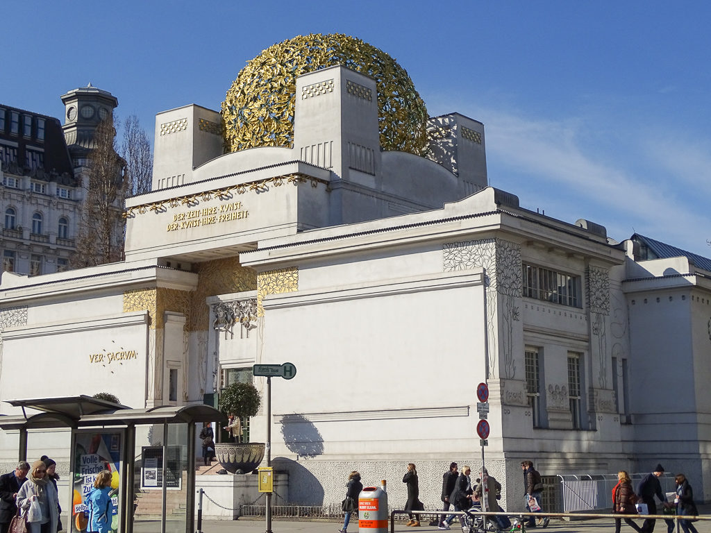 Things to do in Vienna on a family holiday with teens, exterior of Sucession building. Copyright©2018 mapandfamily.com 