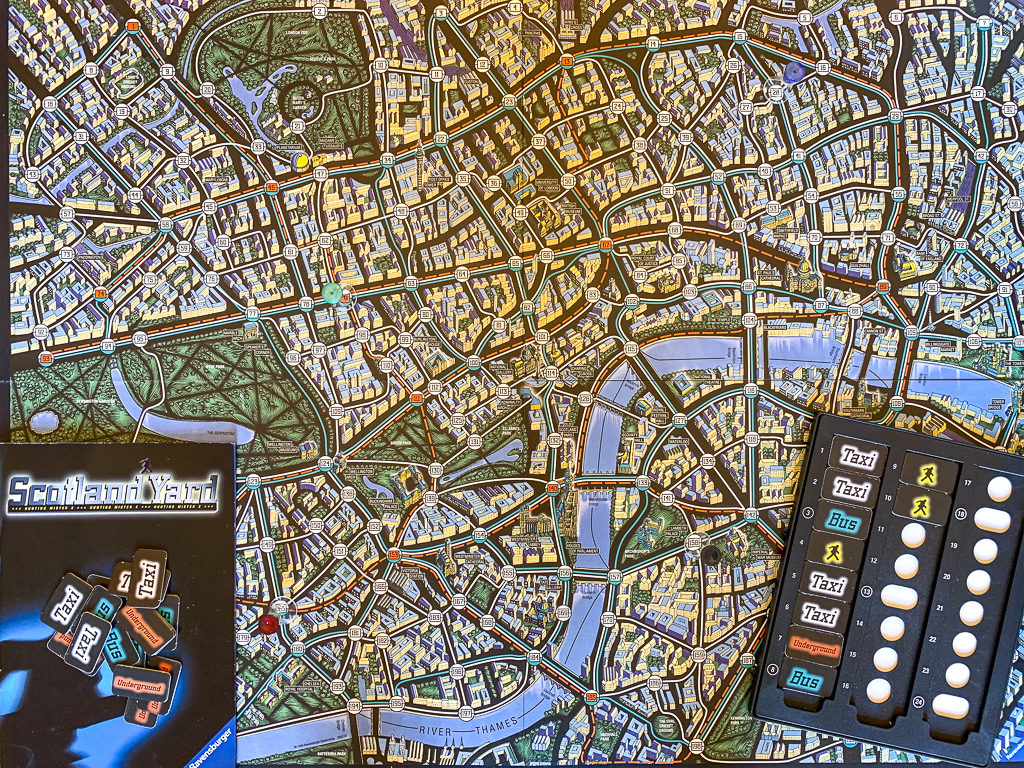 London gifts: playing board and counters for the Scotland Yard board game. Copyright ©2019 mapandfamily.com