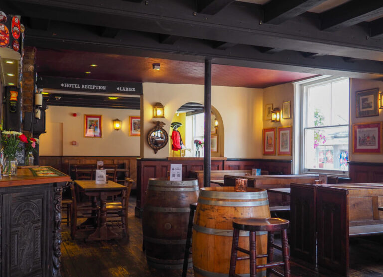 The Best Historic Old Pubs in Windsor and Eton: 2024